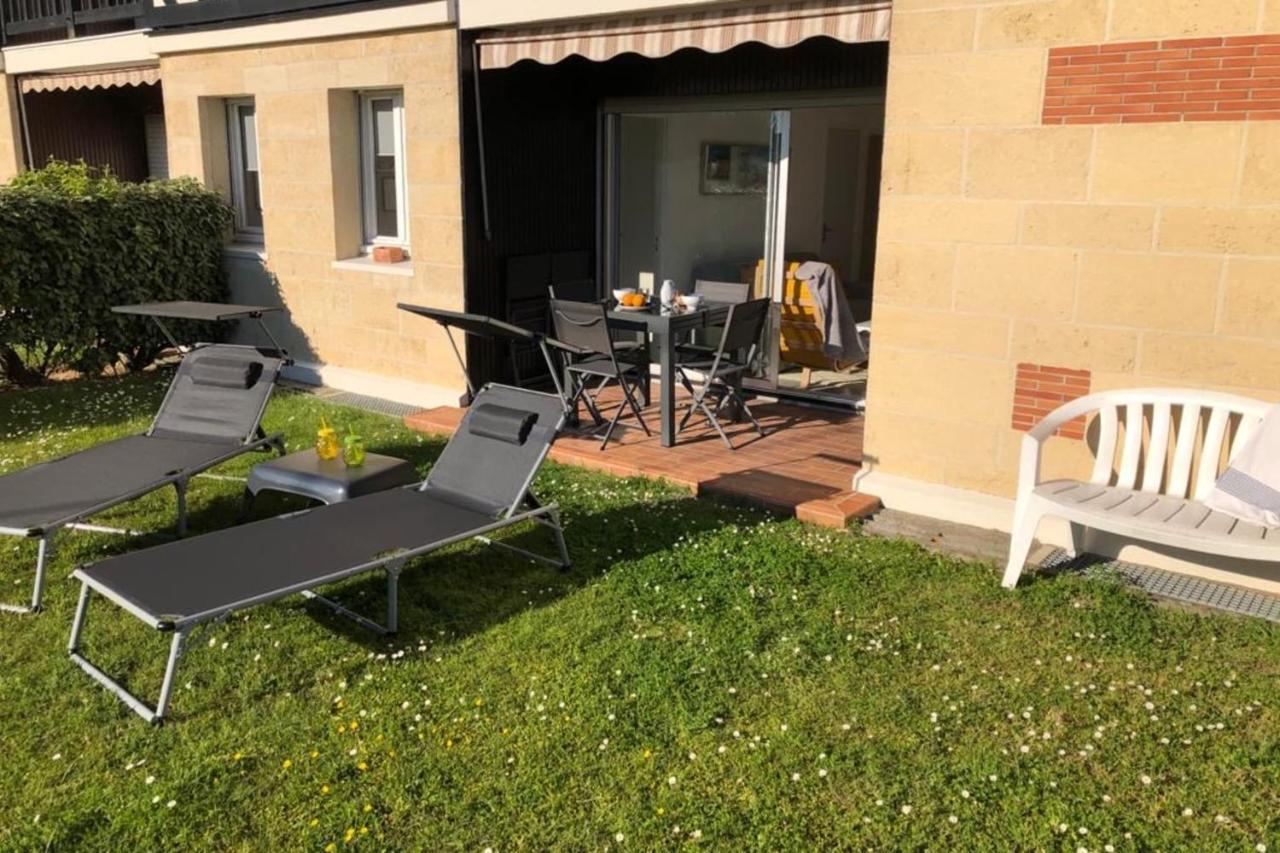 Beautiful Apartment With Gardenlk Cabourg Esterno foto